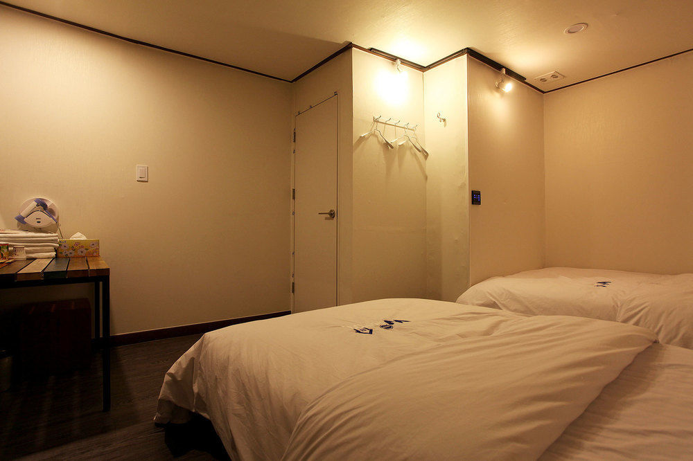 W Mini Hotel Dongdaemoon โซล ภายนอก รูปภาพ
